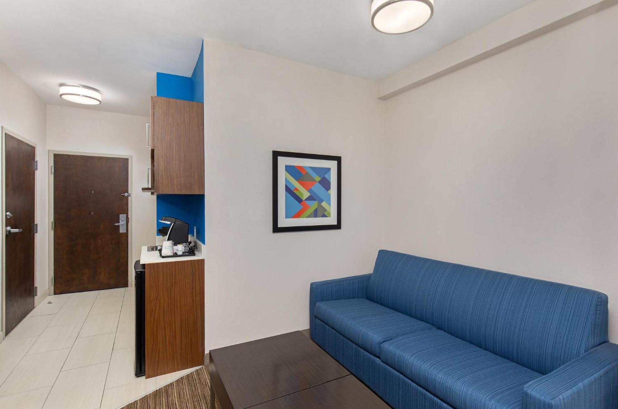 Holiday Inn Express Hotel & Suites Birmingham - Inverness 280 By Ihg Εξωτερικό φωτογραφία