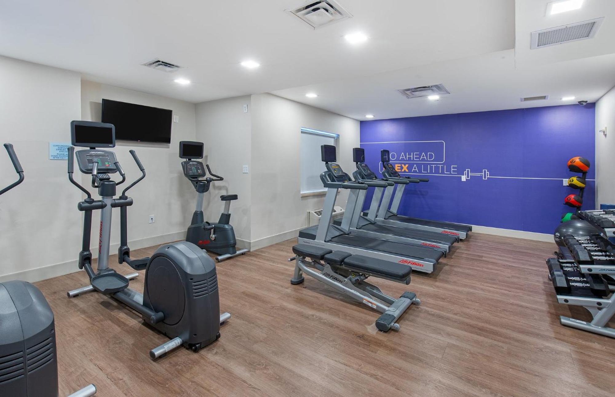 Holiday Inn Express Hotel & Suites Birmingham - Inverness 280 By Ihg Εξωτερικό φωτογραφία