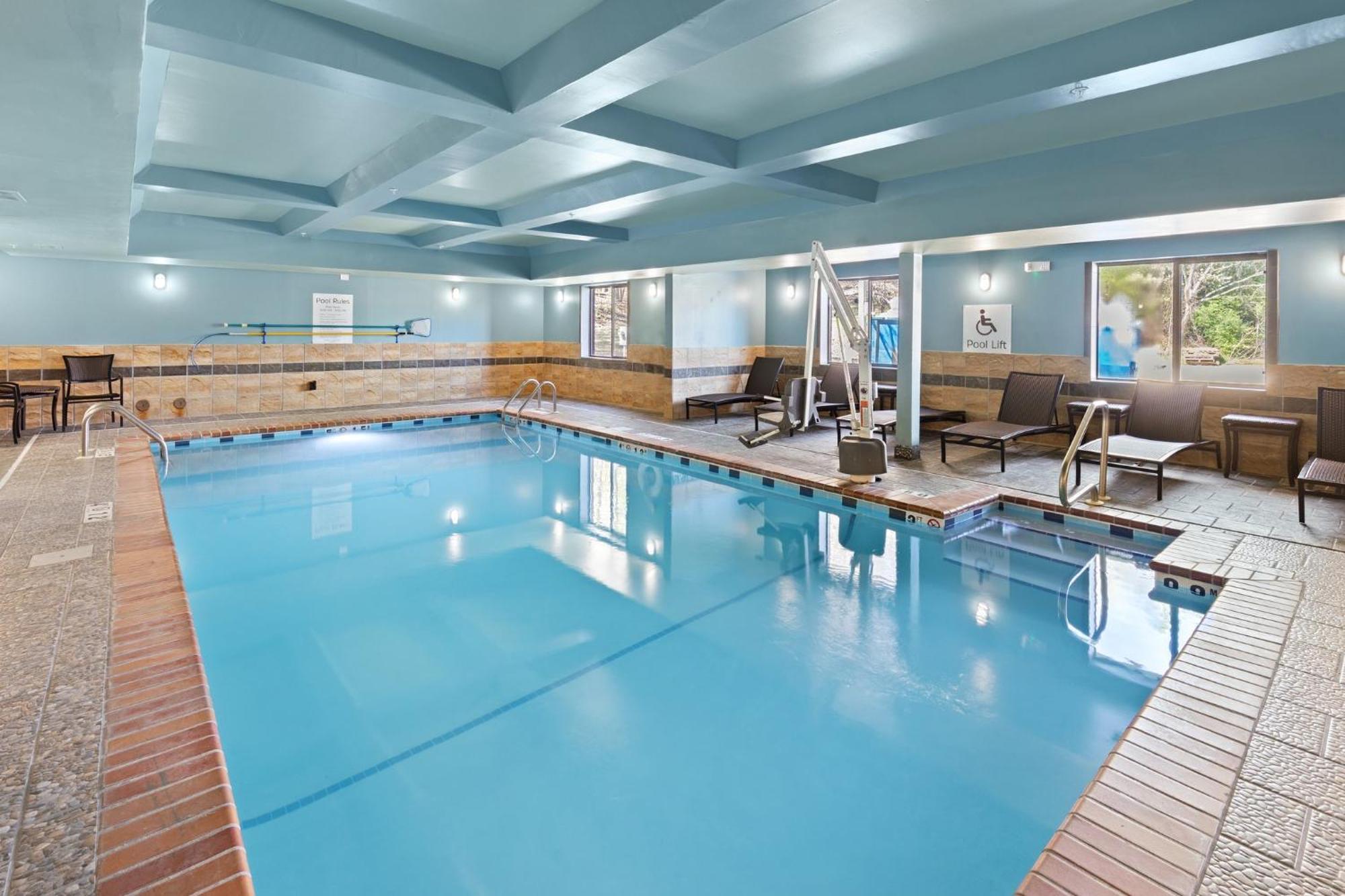 Holiday Inn Express Hotel & Suites Birmingham - Inverness 280 By Ihg Εξωτερικό φωτογραφία