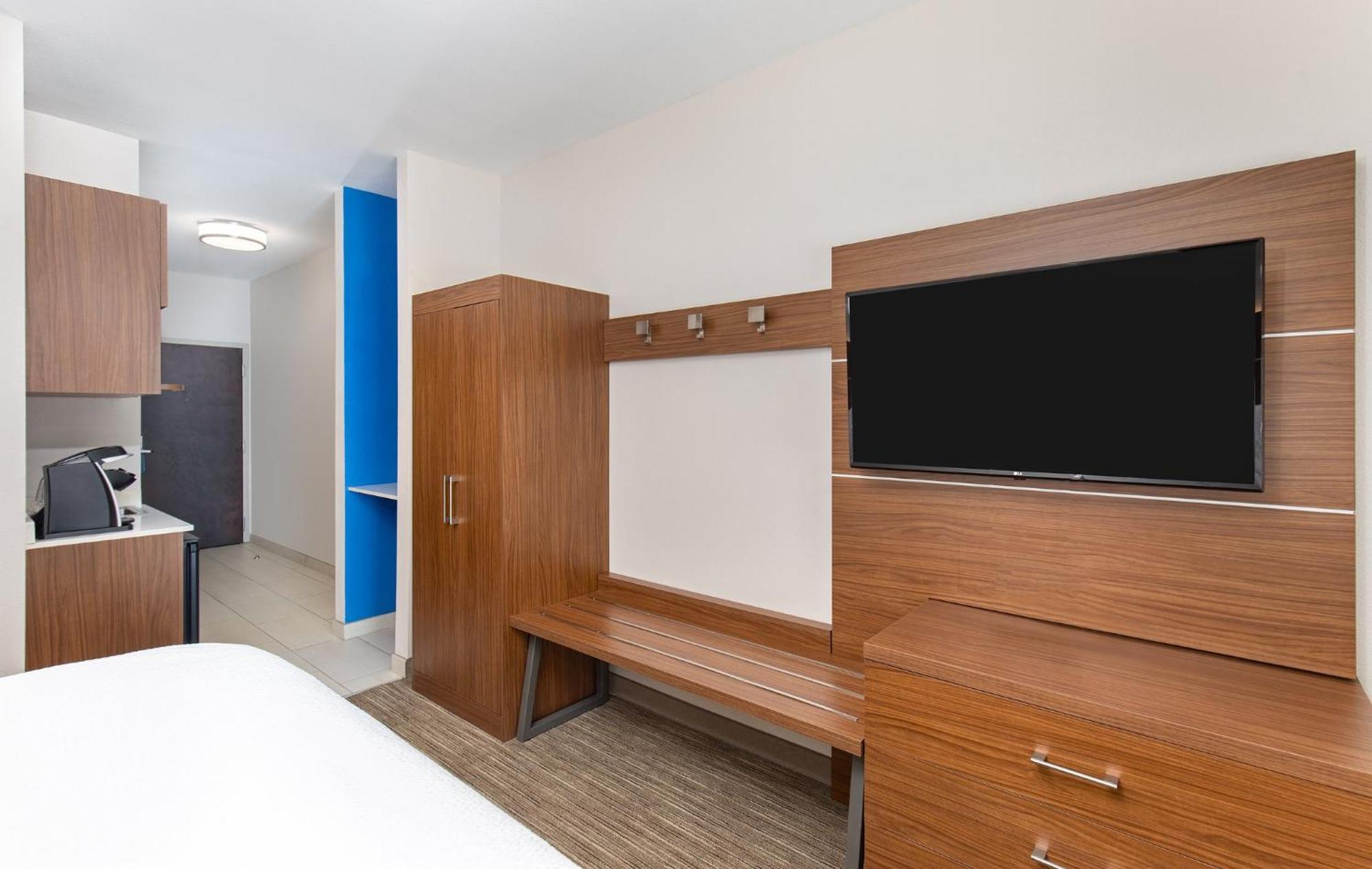 Holiday Inn Express Hotel & Suites Birmingham - Inverness 280 By Ihg Εξωτερικό φωτογραφία