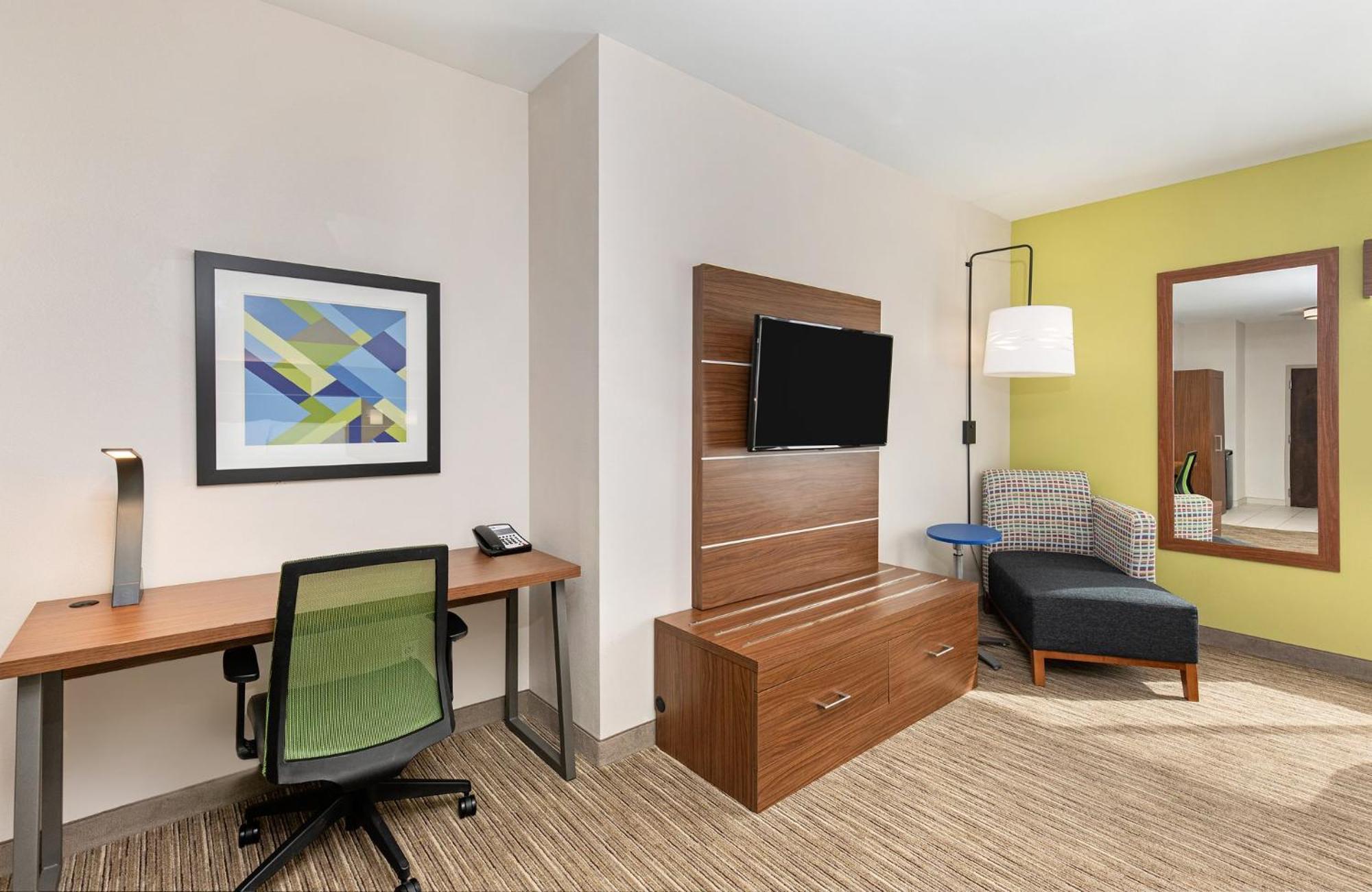 Holiday Inn Express Hotel & Suites Birmingham - Inverness 280 By Ihg Εξωτερικό φωτογραφία
